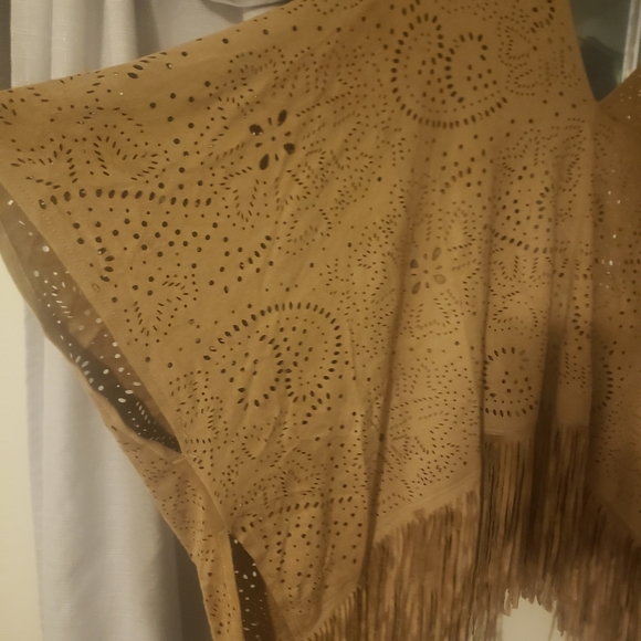 Jacket_Poncho - Picture 3 of 5